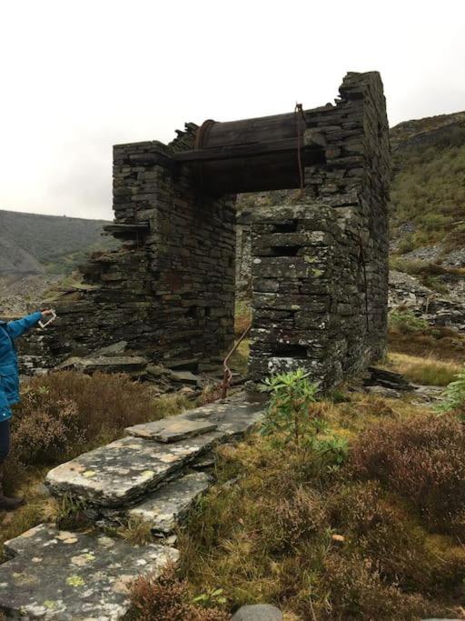 Cosy Terrace Cottage Built Into The Mountain Side. Blaenau Ffestiniog Exteriör bild