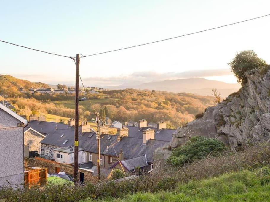 Cosy Terrace Cottage Built Into The Mountain Side. Blaenau Ffestiniog Exteriör bild